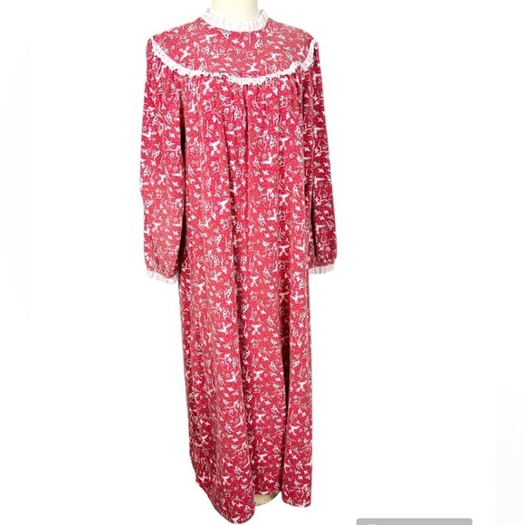 Vintage Lanz of Salzburg Flannel Nightgown Christmas Print Red size L pajamas - Picture 1 of 7